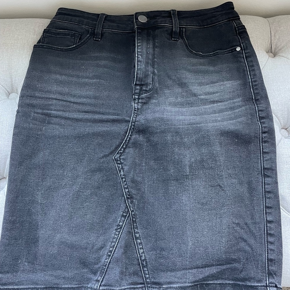 Sanctuary size 0 black jean skirt.
